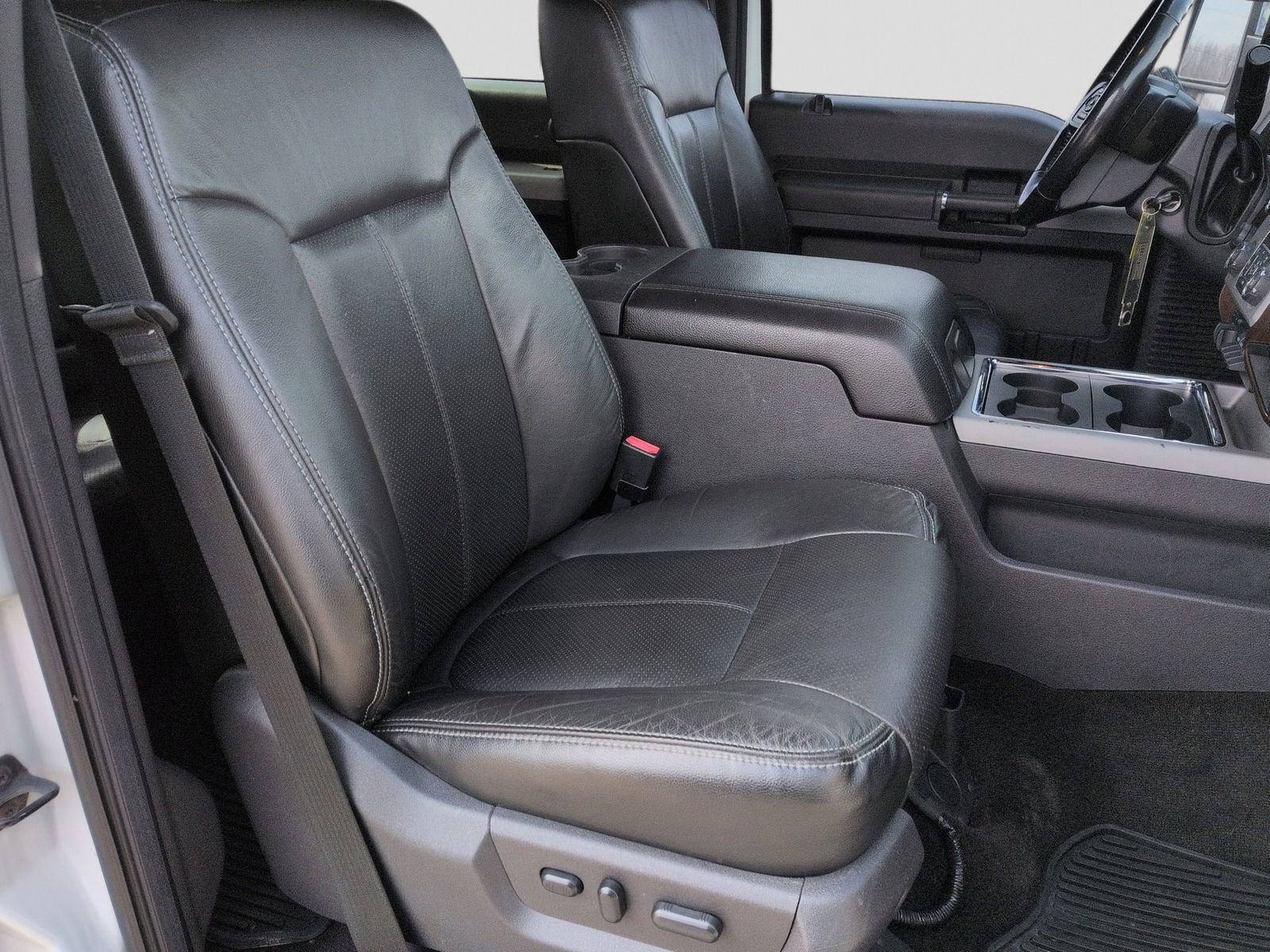 Used 2014 Ford F350 Lariat w/ Lariat Ultimate Package image 28