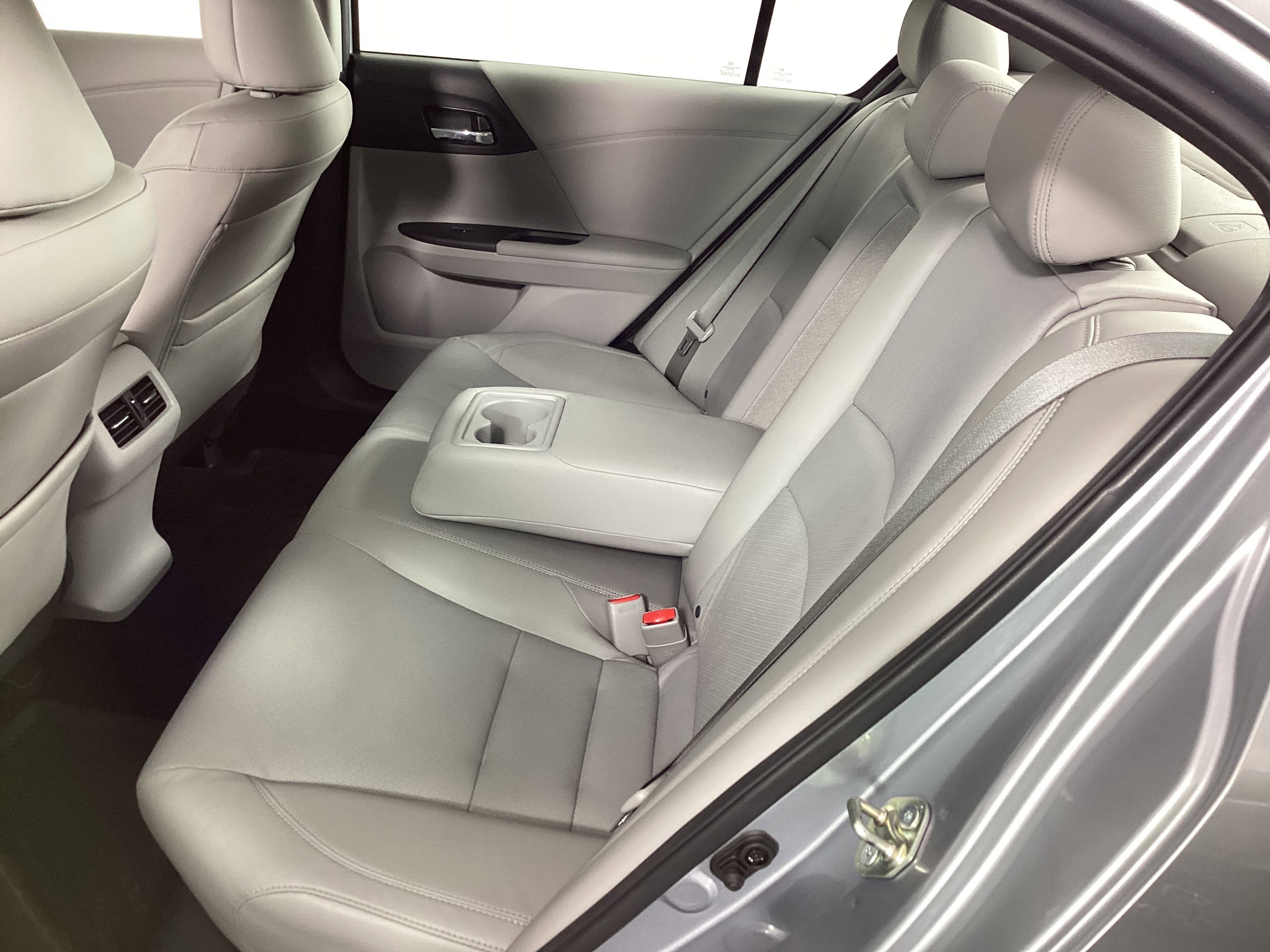 Used 2017 Honda Accord EX-L image 32