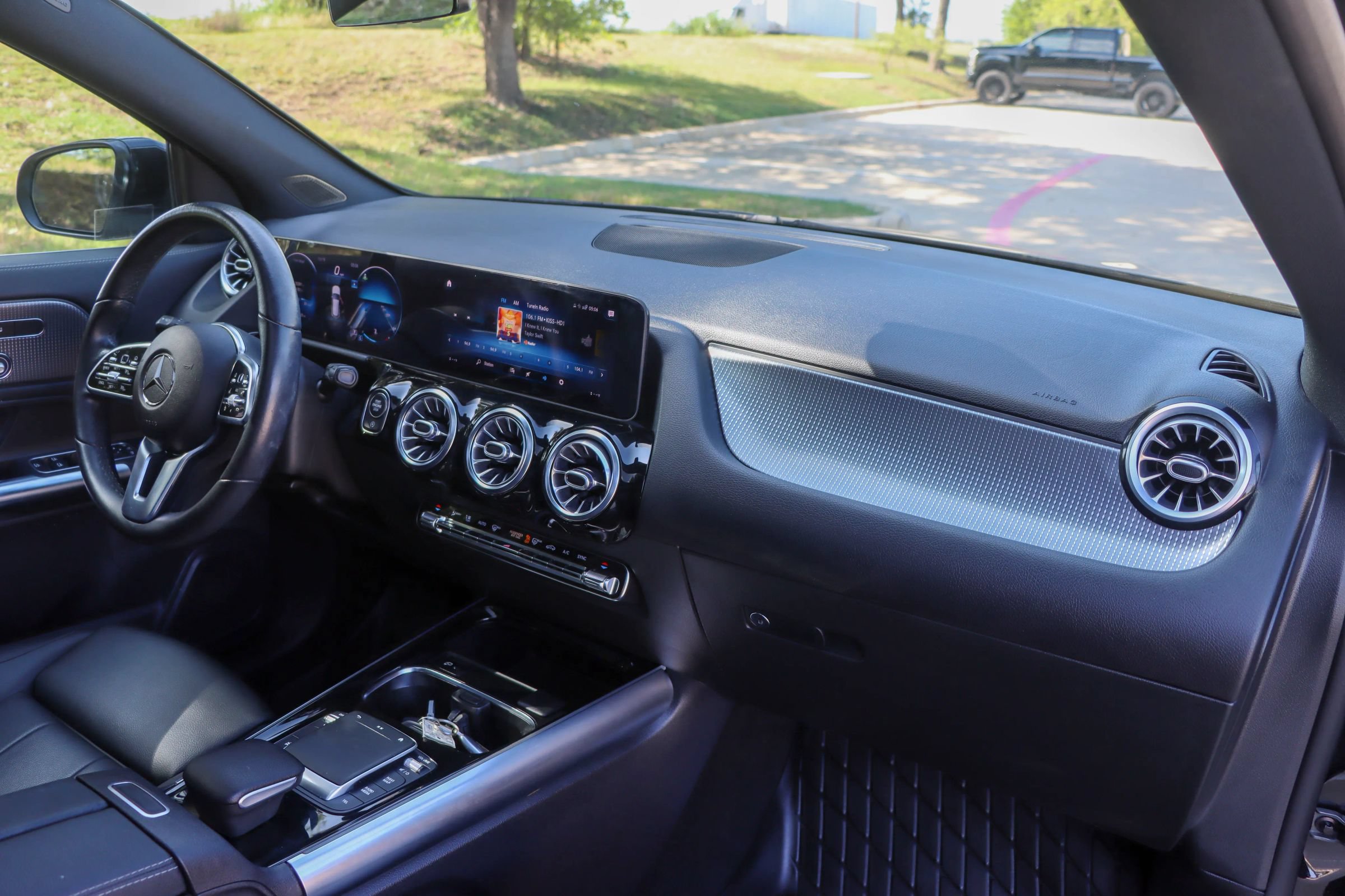Used 2021 Mercedes-Benz GLA 250 w/ Premium Package image 23