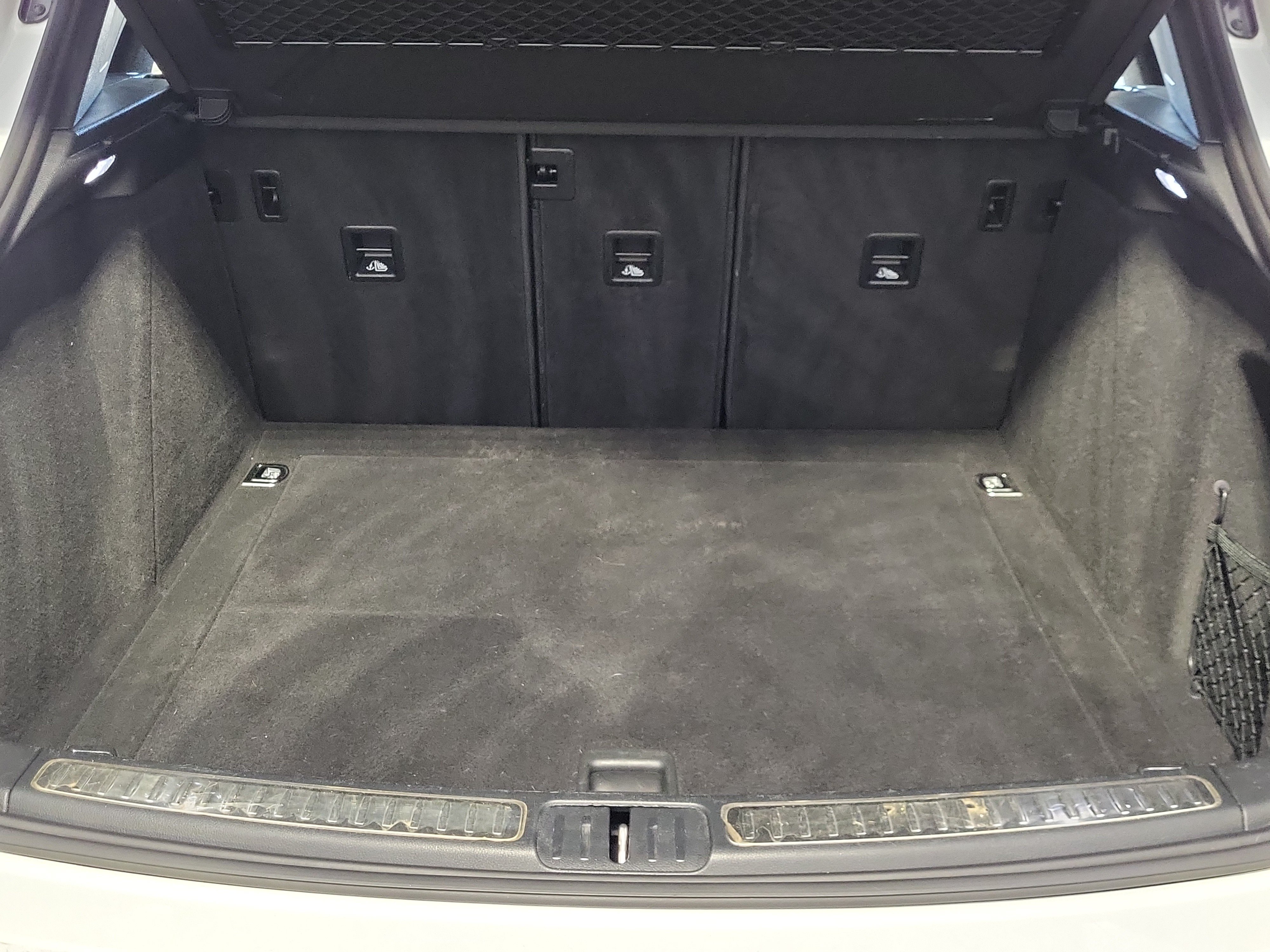 Certified 2019 Porsche Macan S AWD/4WD image 23