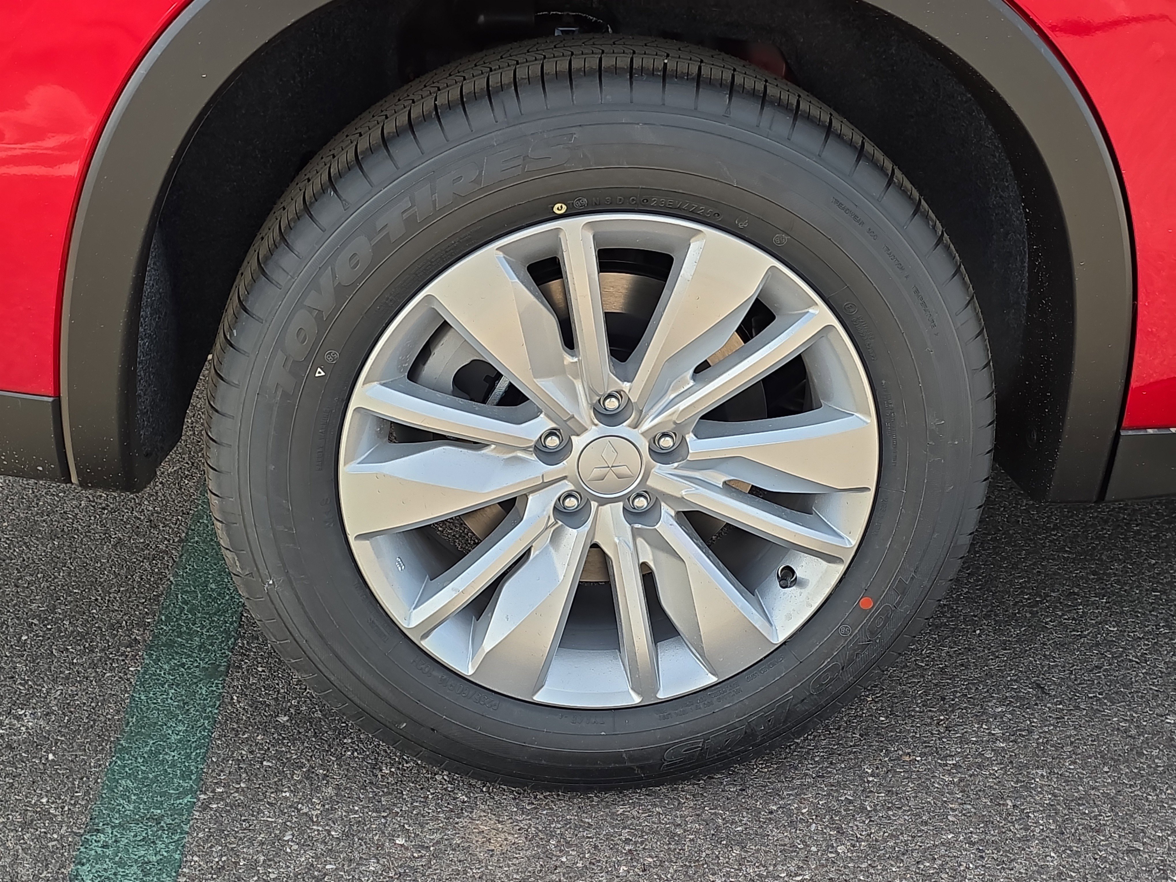 New 2026 Mitsubishi Outlander ES FWD image 8