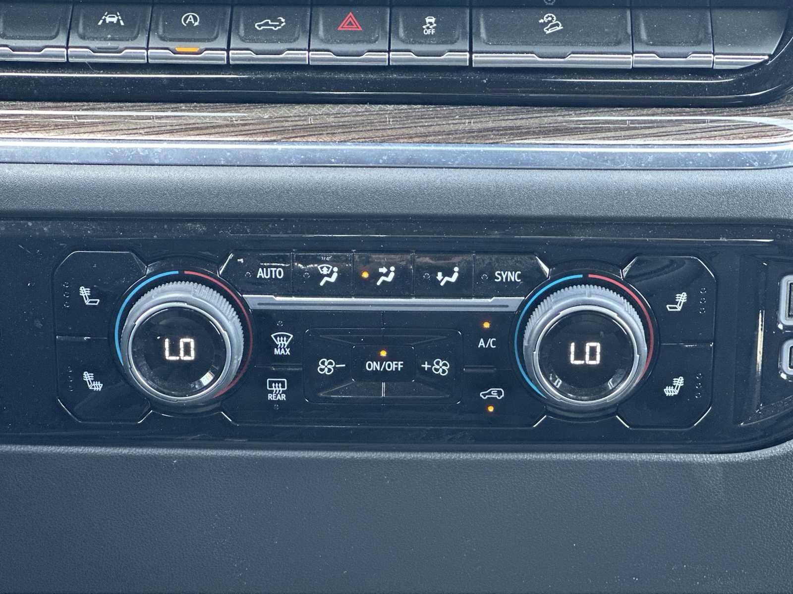 Used 2024 Chevrolet Silverado 1500 LT Trail Boss w/ Protection Package image 16