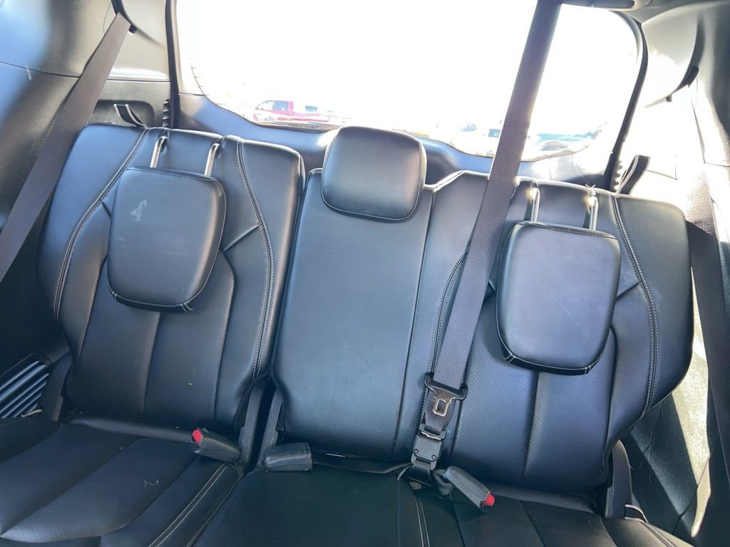 Used 2023 Chrysler Pacifica Touring-L w/ Uconnect Theater Family Group image 12