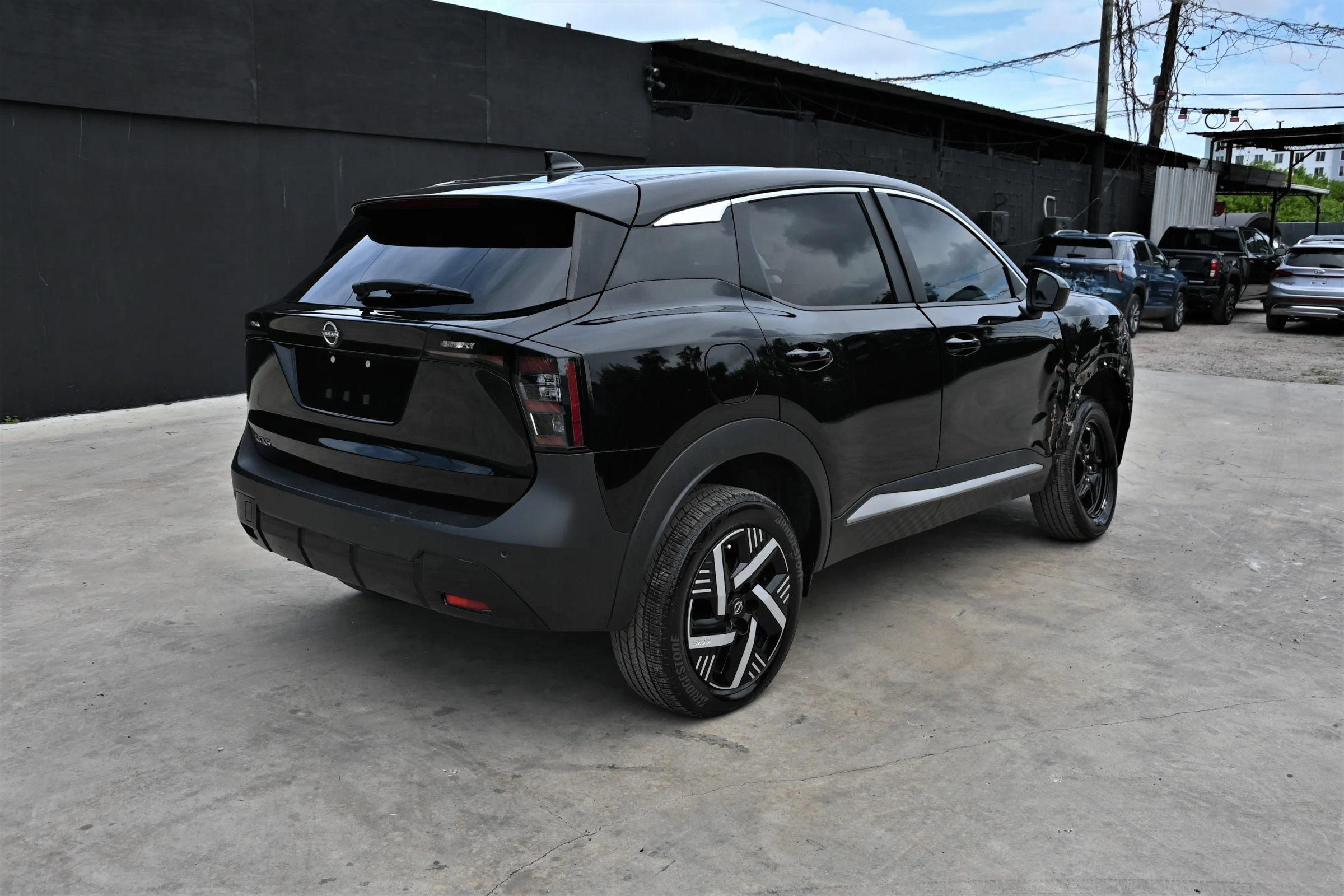 Used 2025 Nissan Kicks SV FWD image 5