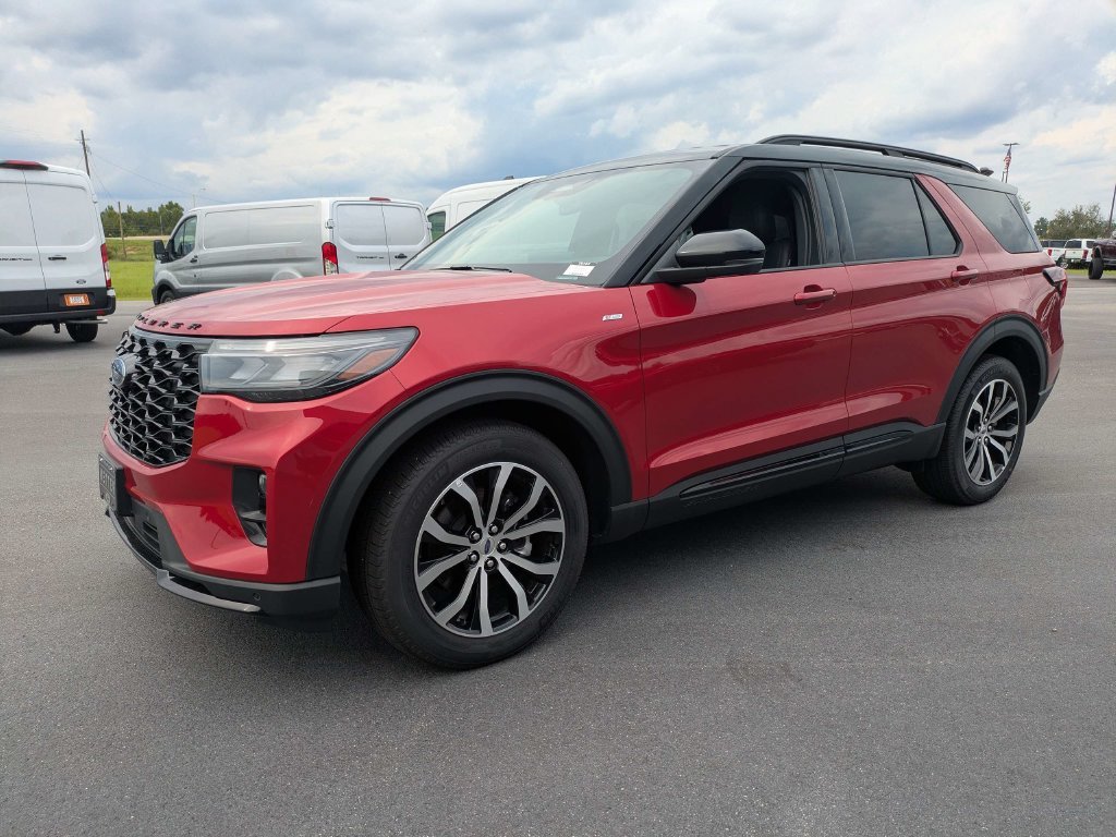 New 2025 Ford Explorer ST-Line w/ Premium Package RWD image 31