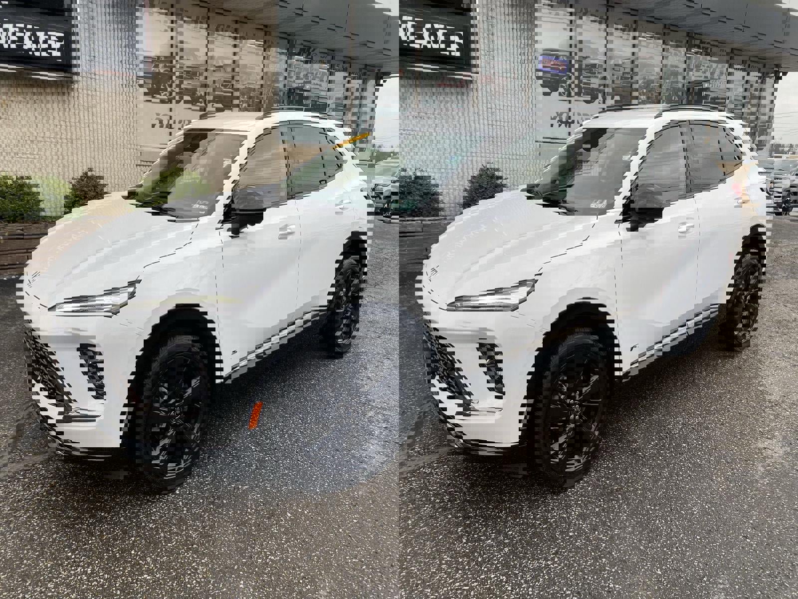 Certified 2025 Buick Envision Sport Touring image 2