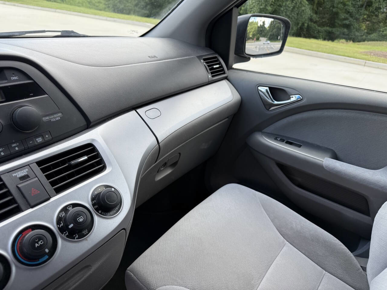 Used 2009 Honda Odyssey LX image 3