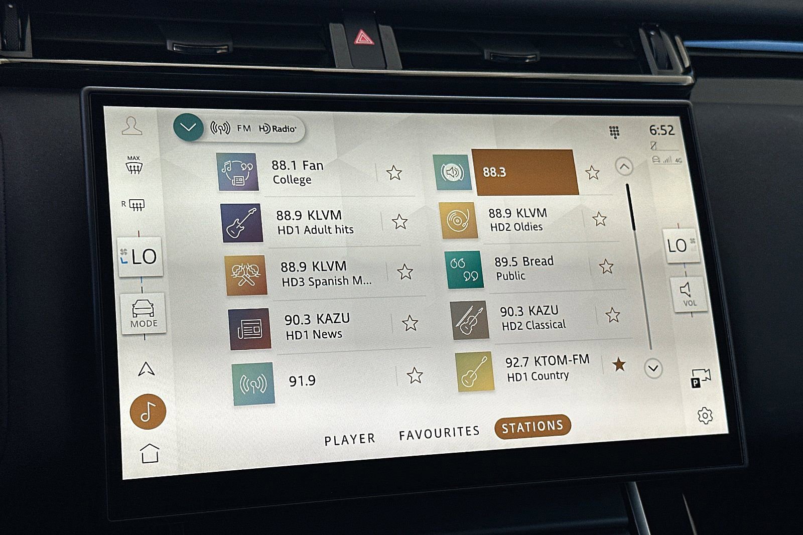 New 2024 Land Rover Range Rover Velar Dynamic SE AWD/4WD image 18