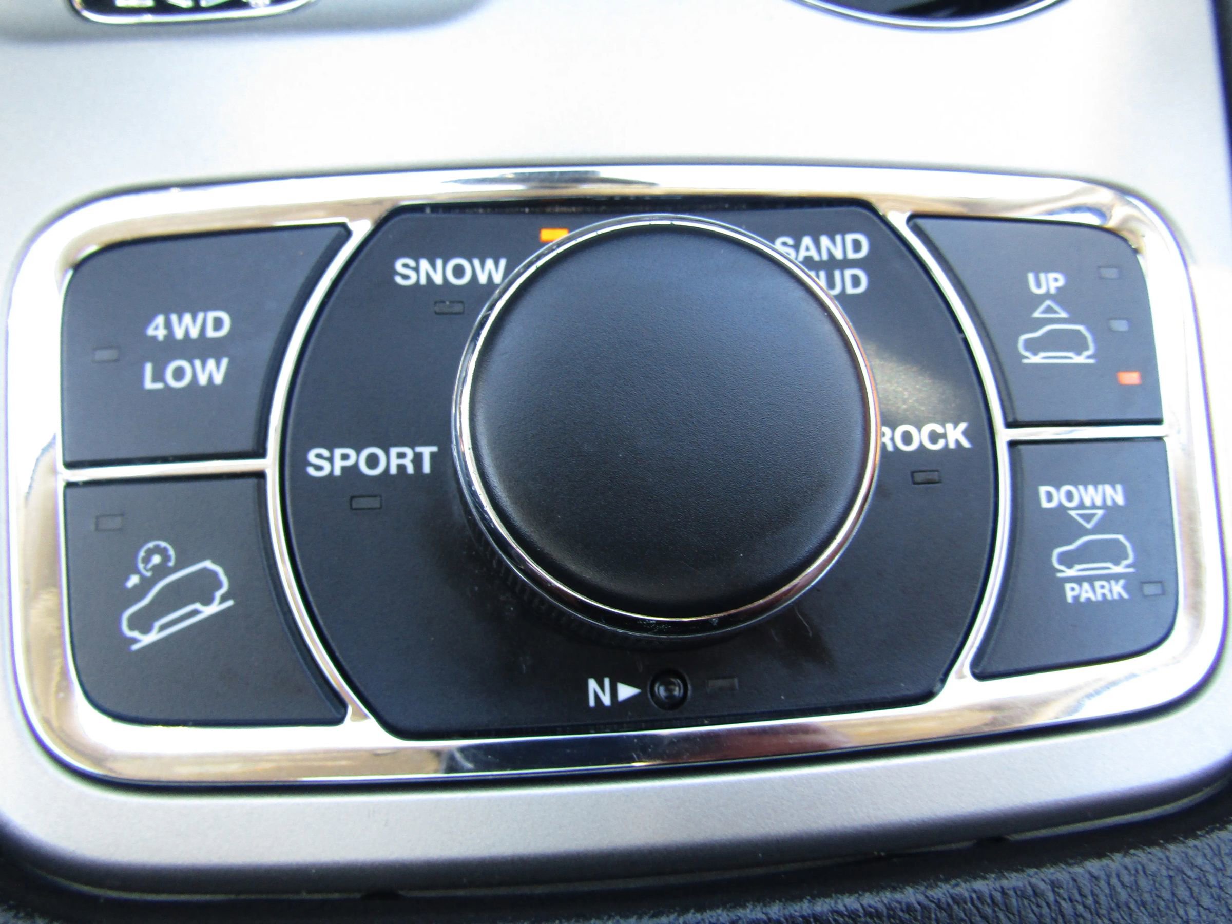 Used 2012 Jeep Grand Cherokee Overland image 37