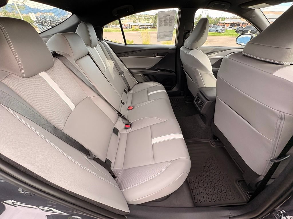 Used 2026 Toyota Camry SE w/ Convenience Package FWD image 30