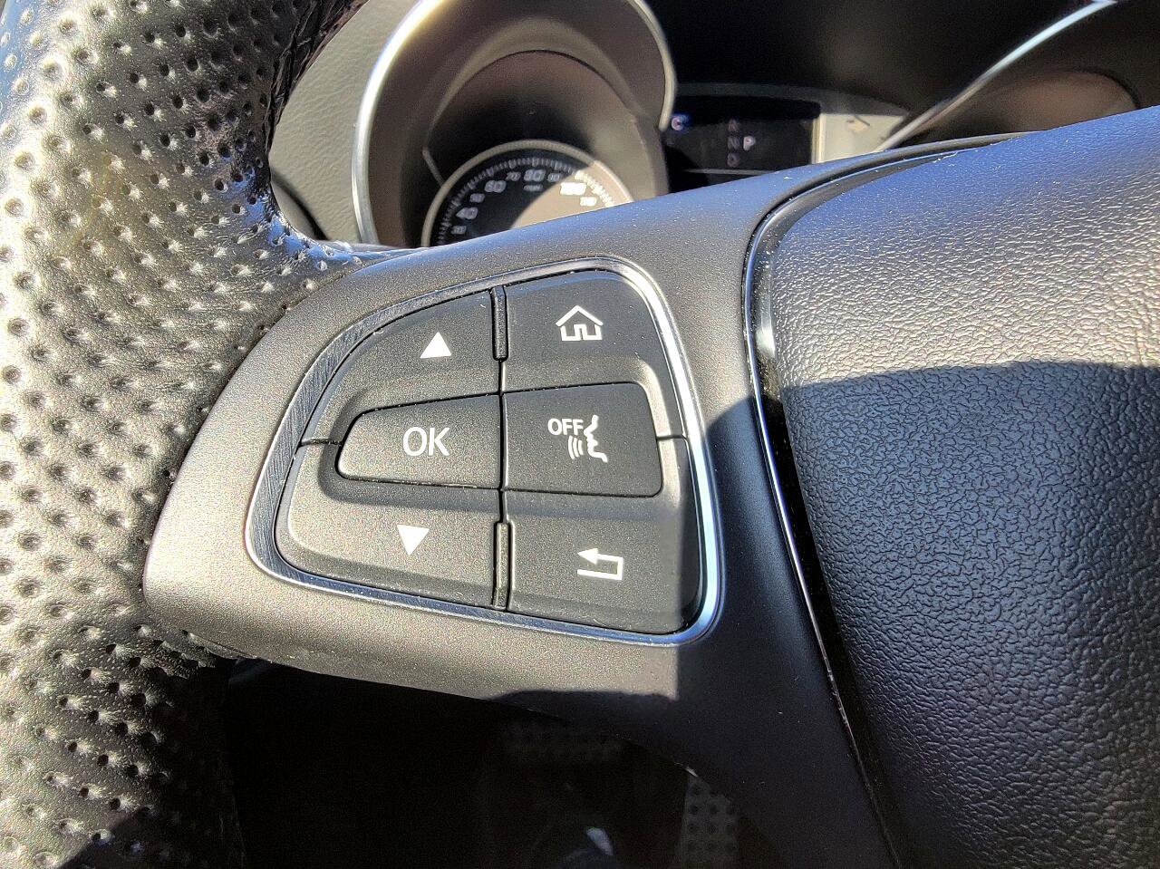 Used 2018 Mercedes-Benz C 300 4MATIC Cabriolet image 39