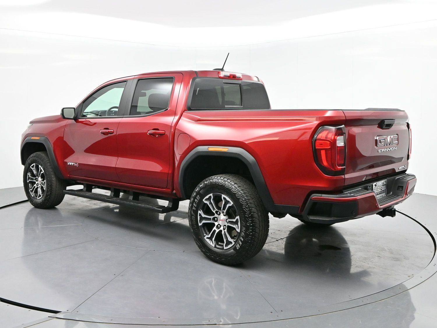 Used 2024 GMC Canyon AT4 w/ Canyon Safety Plus Package AWD/4WD image 5