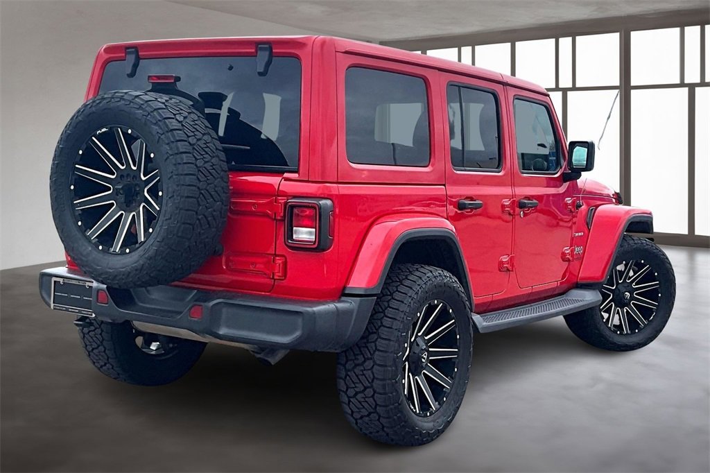 Used 2018 Jeep Wrangler Unlimited Sahara image 2