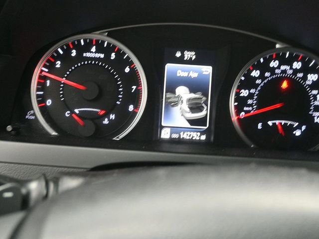 Used 2015 Toyota Camry XSE image 19
