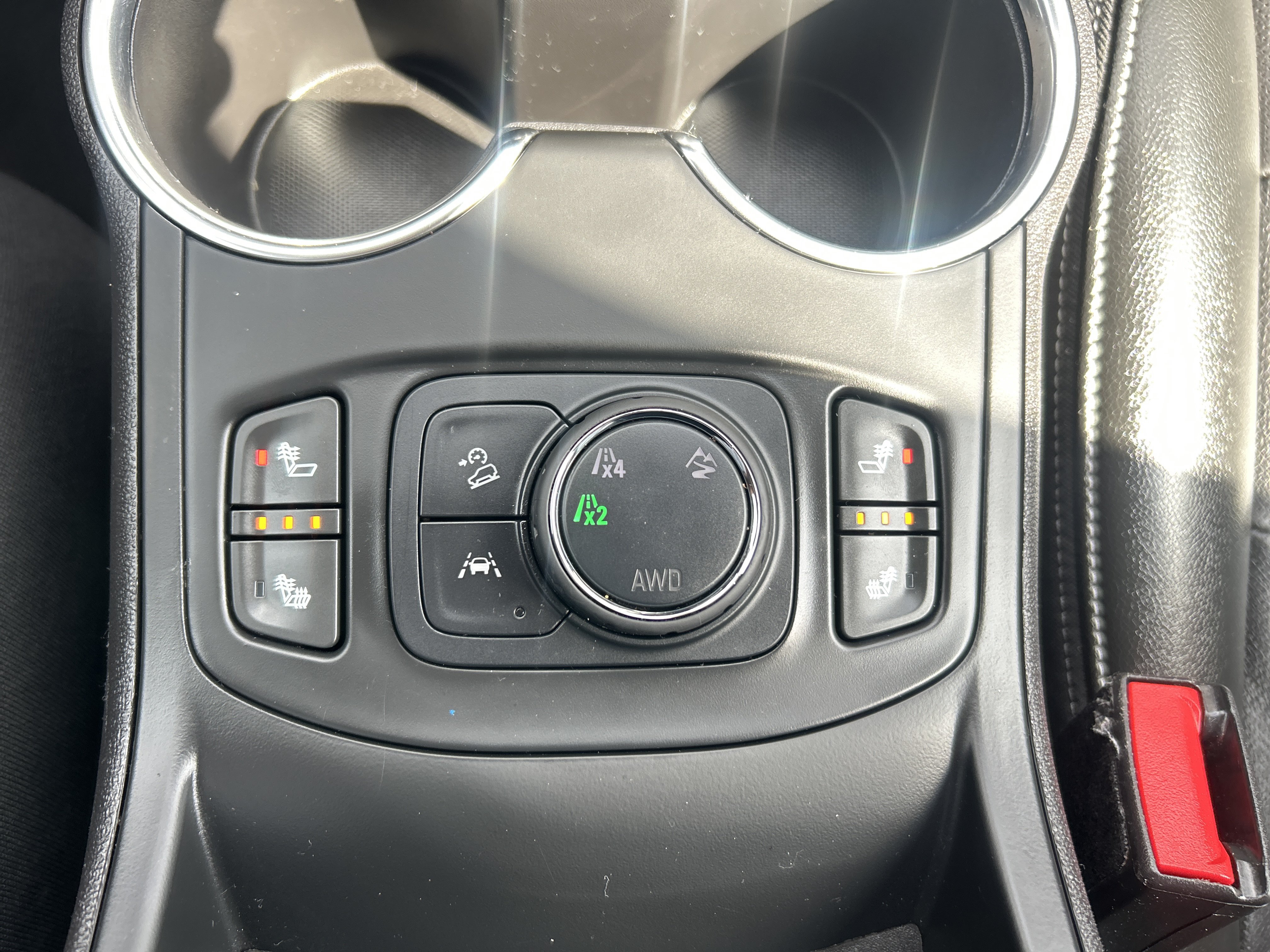 Used 2024 GMC Terrain SLT AWD/4WD image 28