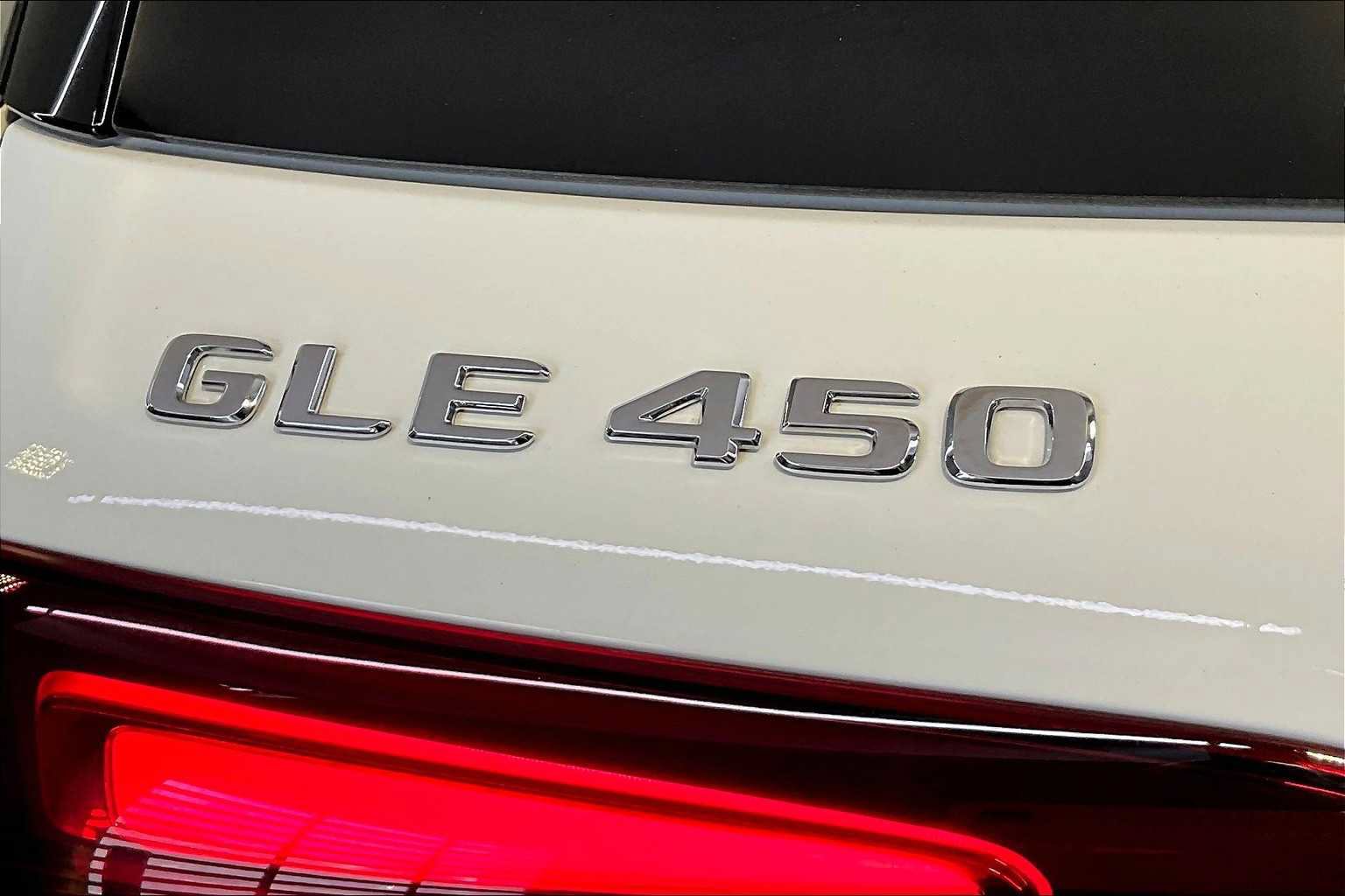 Certified 2024 Mercedes-Benz GLE 450 4MATIC image 32