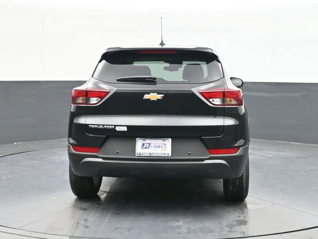 New 2026 Chevrolet TrailBlazer LS w/ LS Convenience Package FWD image 8