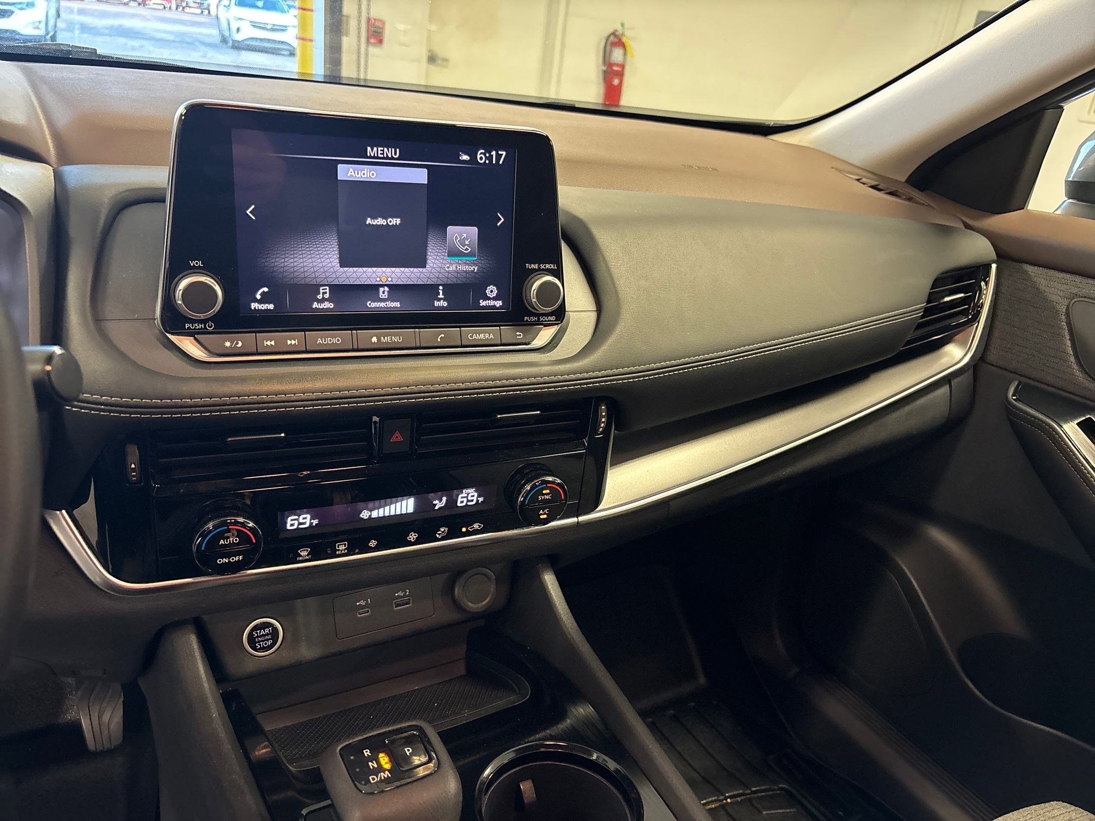 Used 2022 Nissan Rogue SV image 29