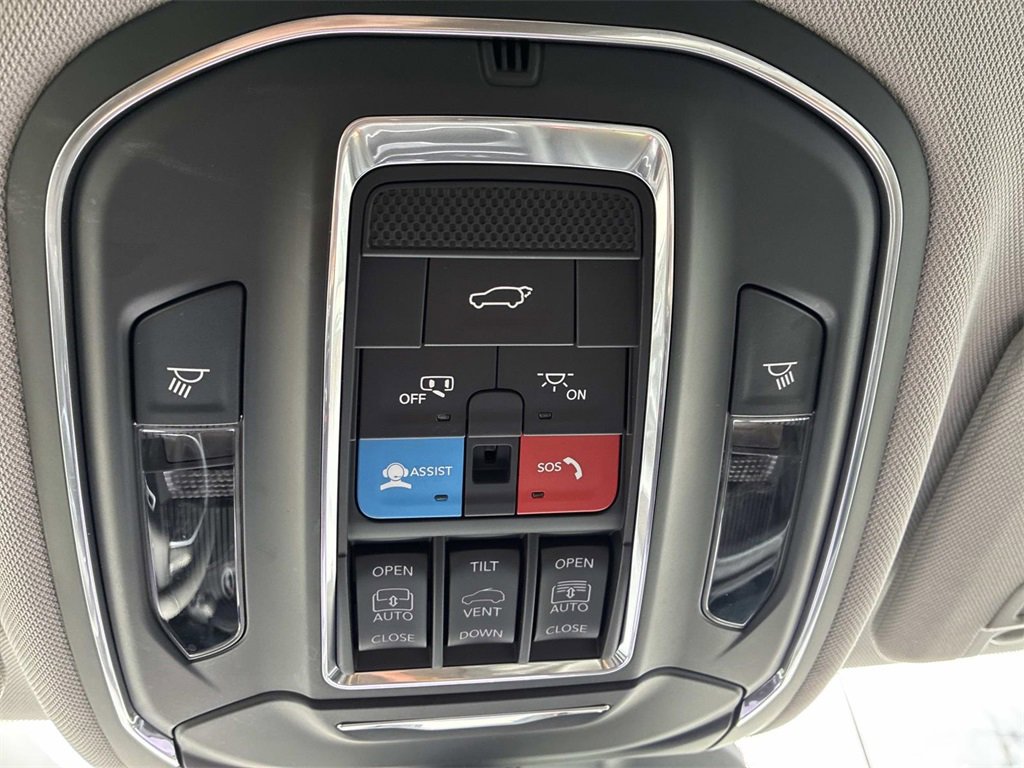 Used 2023 Jeep Grand Cherokee 4WD 4xe image 40