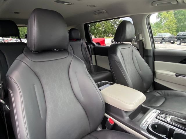 Used 2023 Kia Carnival SX FWD image 22