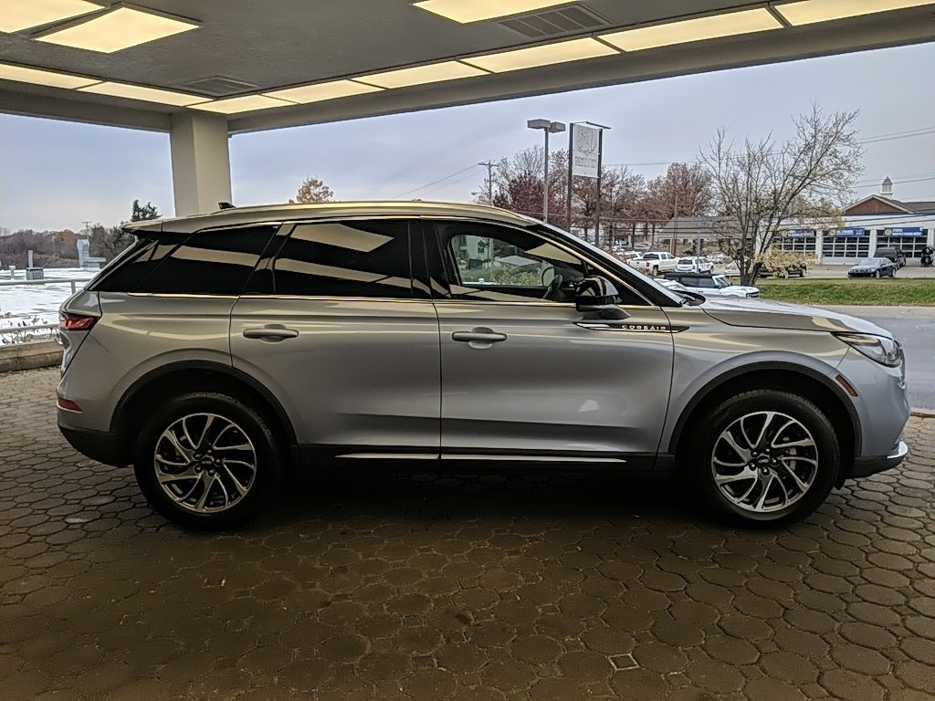 Certified 2022 Lincoln Corsair FWD w/ Equipment Group 101A image 4