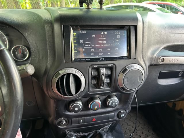 Used 2014 Jeep Wrangler Unlimited Sport w/ Quick Order Package 23S AWD/4WD image 13