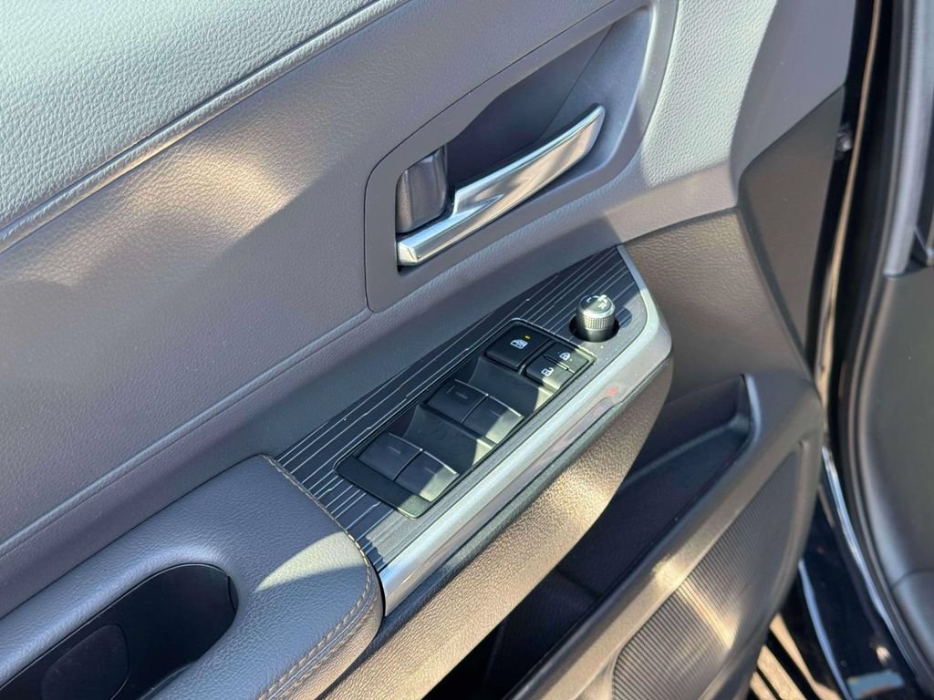 Used 2024 Toyota Sienna XLE Woodland Edition AWD/4WD image 19
