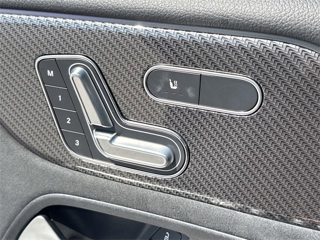 New 2024 Mercedes-Benz GLB 250 image 20