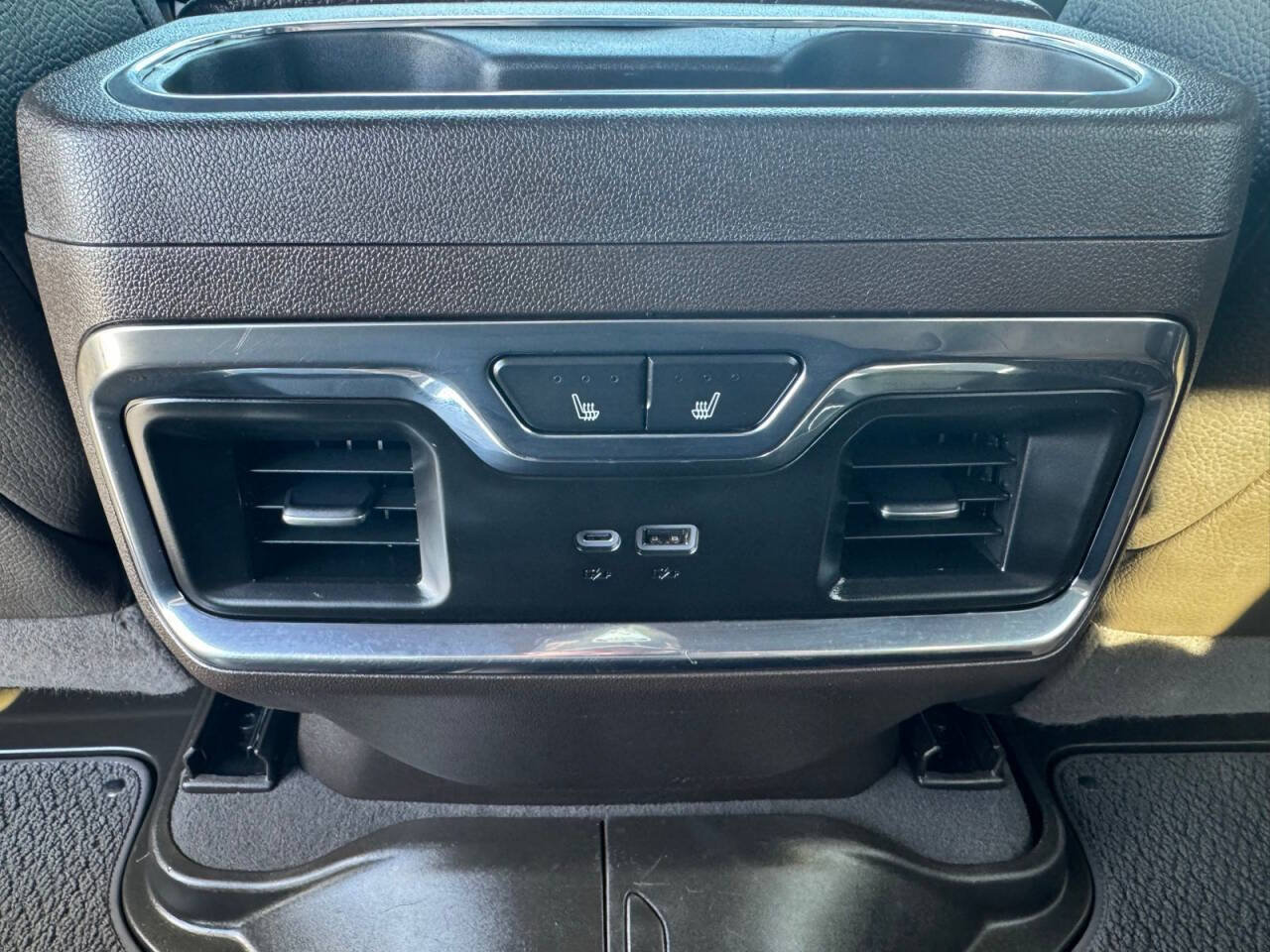Used 2025 GMC Sierra 3500 Denali AWD/4WD image 32
