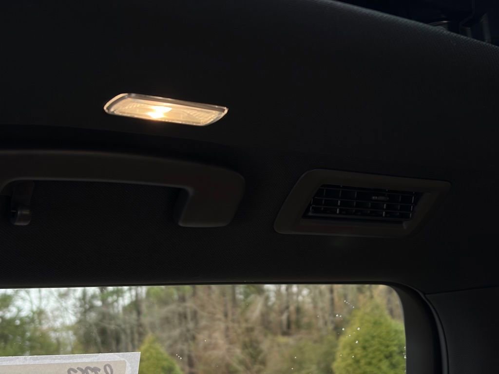 Certified 2025 Nissan Armada Platinum Reserve image 30