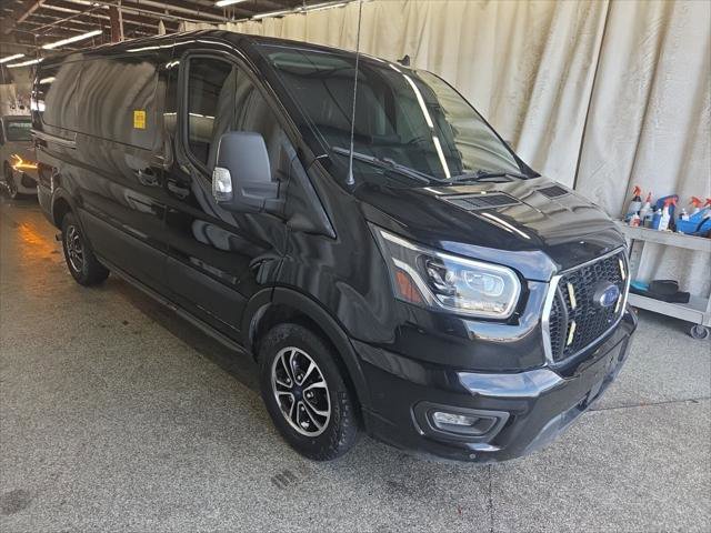 Used 2022 Ford Transit 150 Low Roof RWD image 4