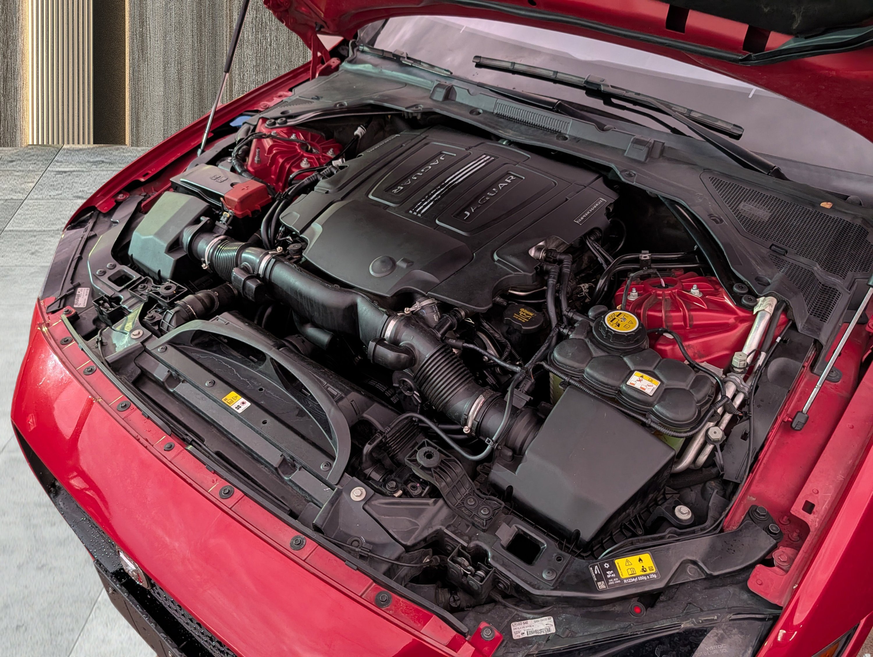 Used 2018 Jaguar XF S image 81