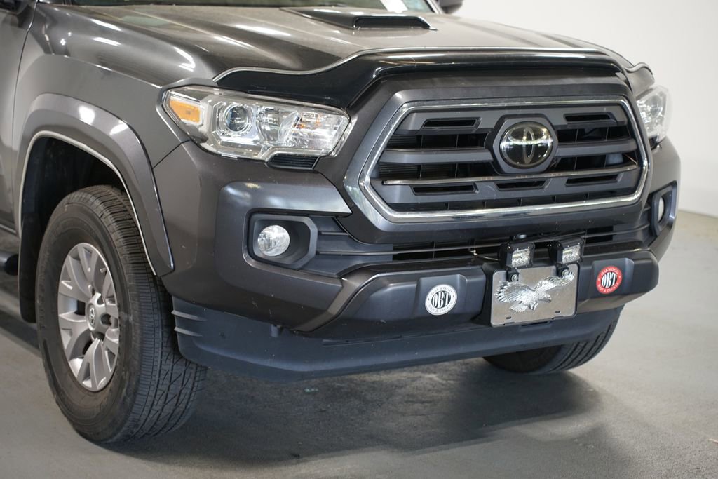 Used 2019 Toyota Tacoma SR5 RWD image 4