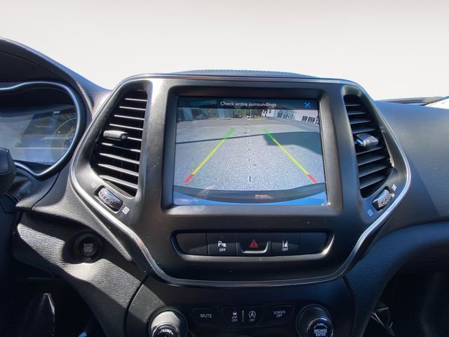 Used 2022 Jeep Cherokee Latitude Lux w/ Mopar Interior Package image 27