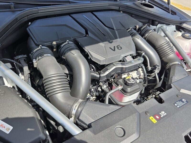 Used 2025 Genesis GV70 3.5T Sport image 17