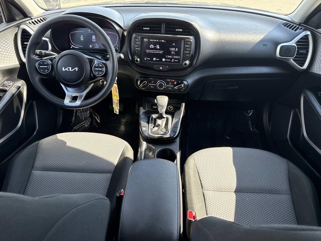 Used 2024 Kia Soul LX w/ Option Group 015 image 15