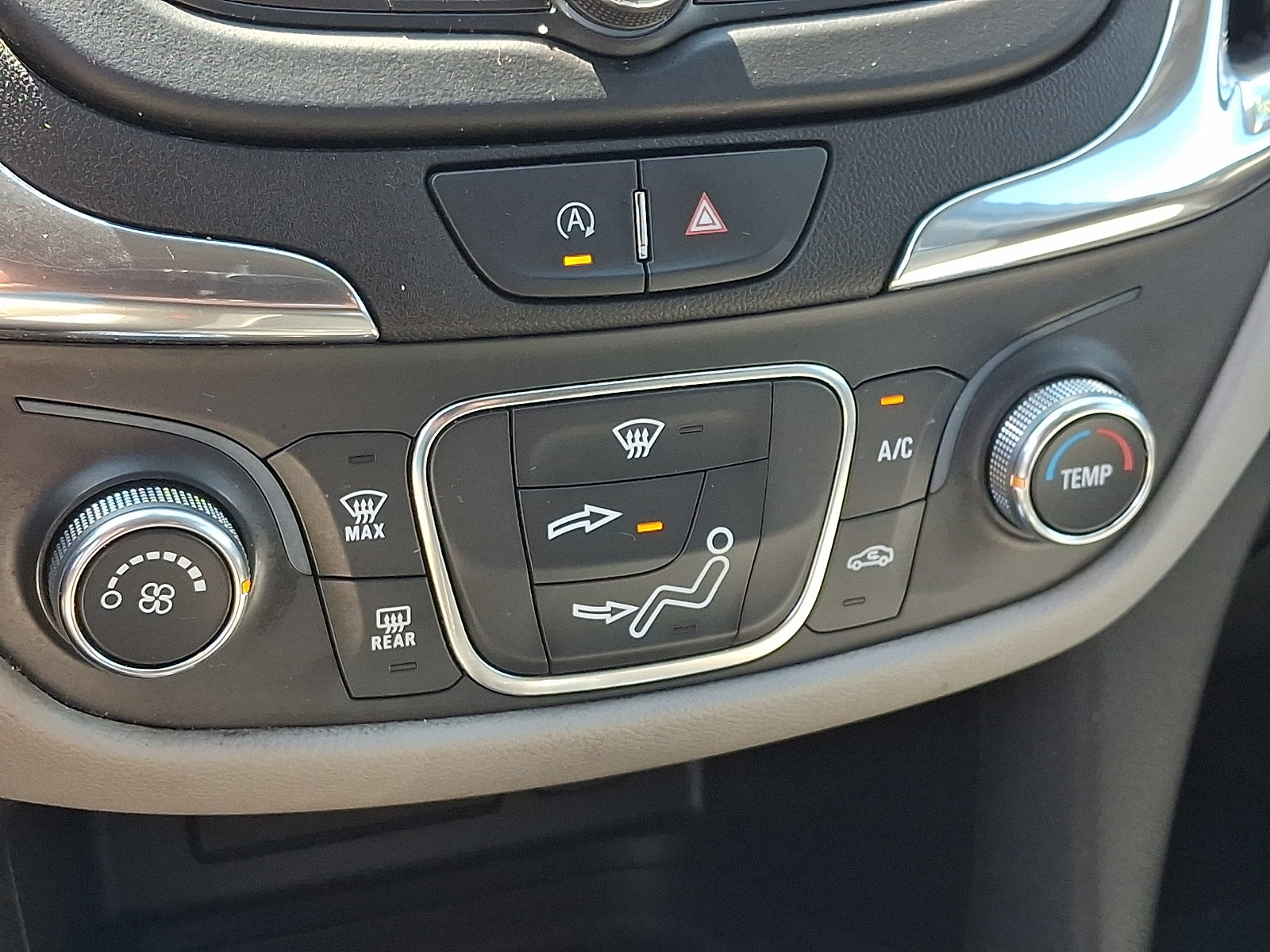 Certified 2022 Chevrolet Equinox LS w/ LS Convenience Package AWD/4WD image 16