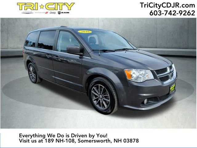 Used 2016 Dodge Grand Caravan SXT image 7