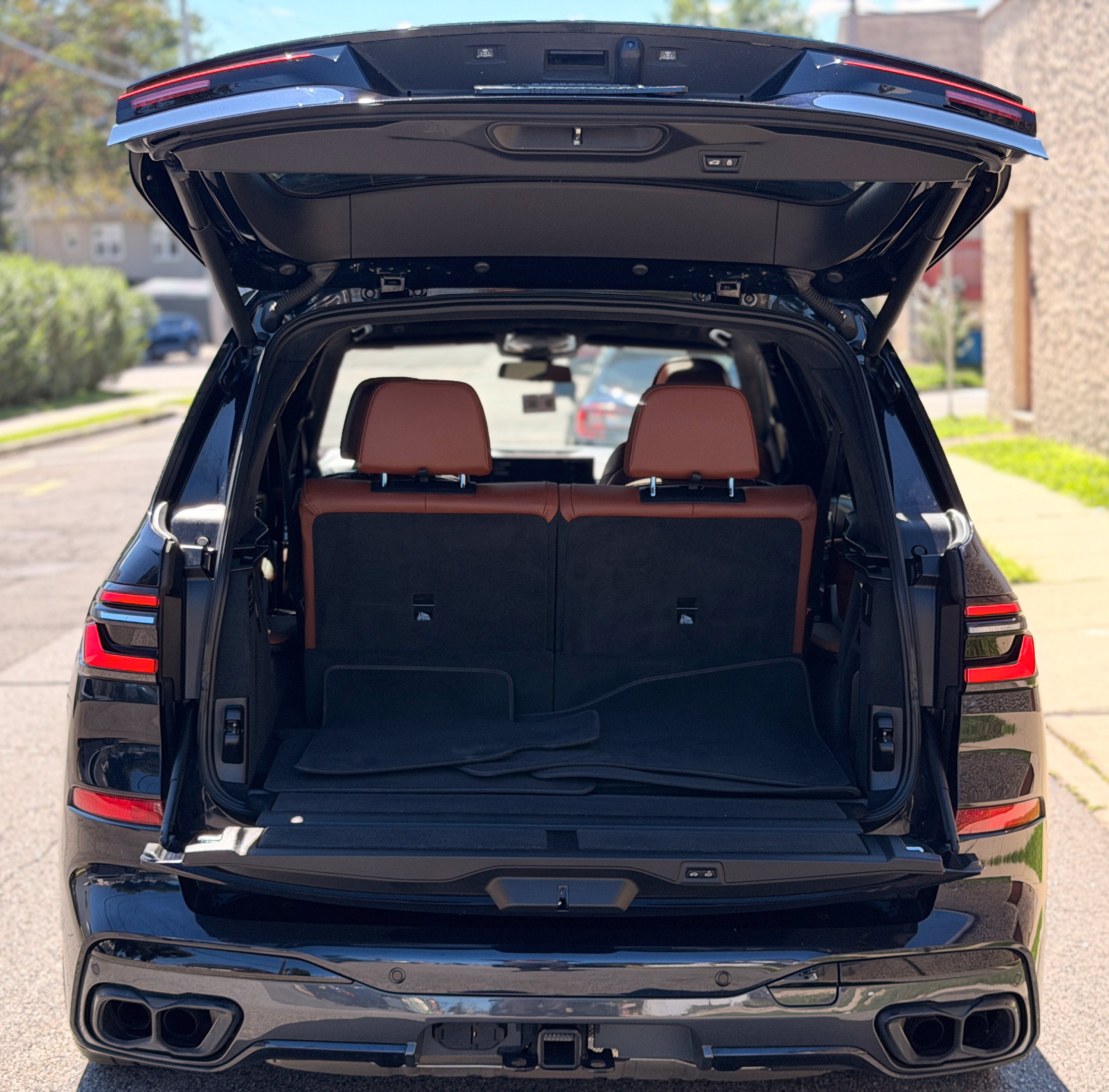Used 2023 BMW X7 M60i w/ Executive Package AWD/4WD image 7
