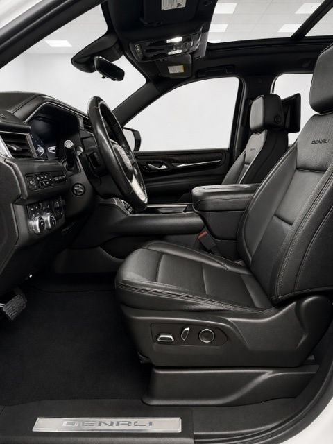 Used 2023 GMC Yukon Denali w/ Advanced Technology Package AWD/4WD image 17