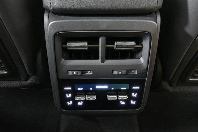 Certified 2025 Porsche Macan Electric image 20