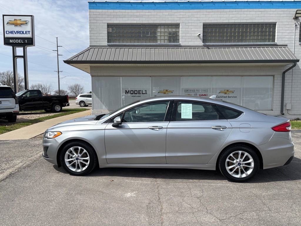 Used 2020 Ford Fusion SE image 6