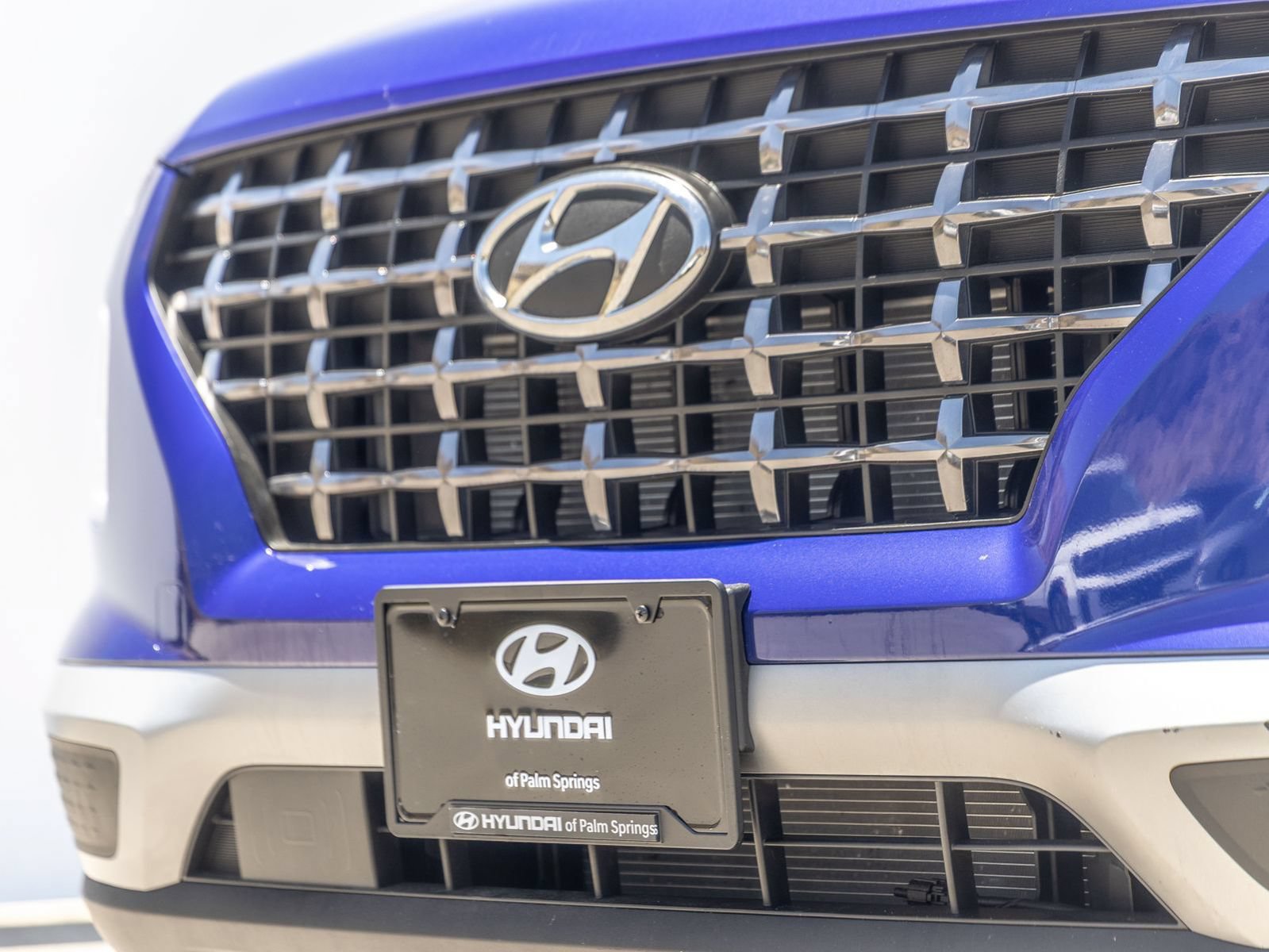 Used 2023 Hyundai Venue Limited FWD image 3