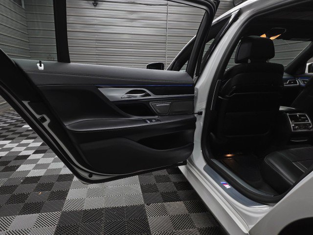 Used 2021 BMW 750i xDrive w/ M Sport Package AWD/4WD image 38
