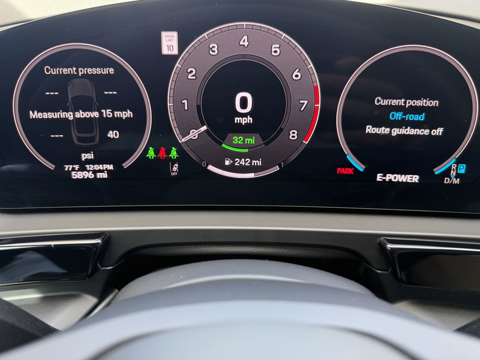 Certified 2025 Porsche Cayenne E-Hybrid Coupe AWD/4WD image 37