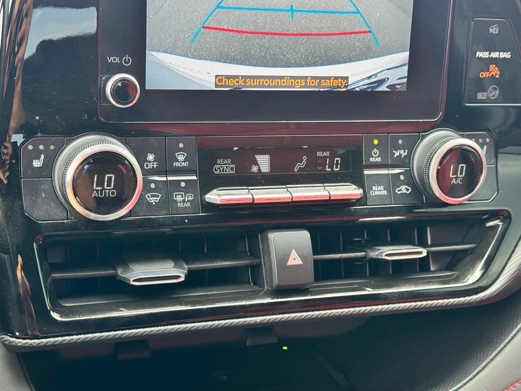 Used 2023 Toyota Highlander XSE FWD image 17