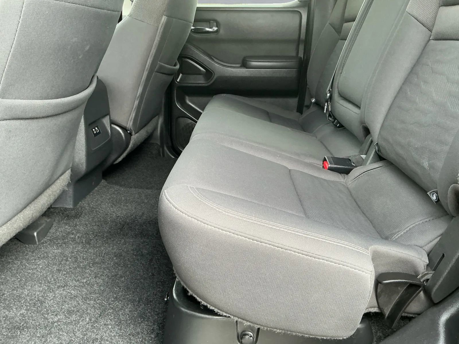 Used 2022 Nissan Frontier SV w/ Technology Package image 29