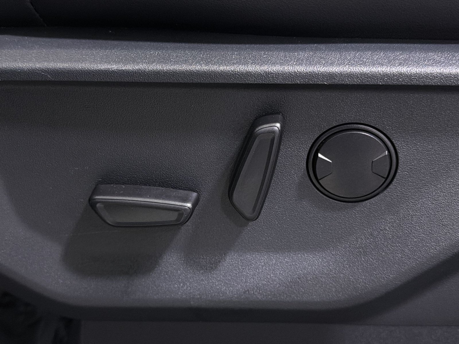 Used 2025 Ford Expedition Platinum AWD/4WD image 24
