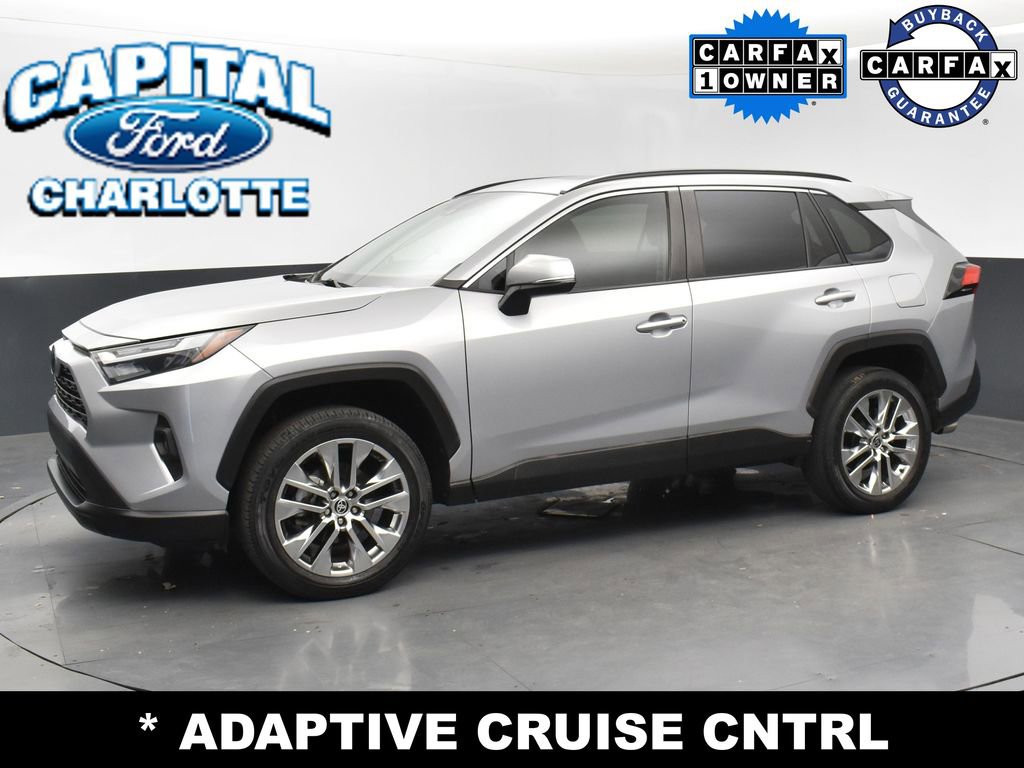 Used 2022 Toyota RAV4 XLE Premium image 4