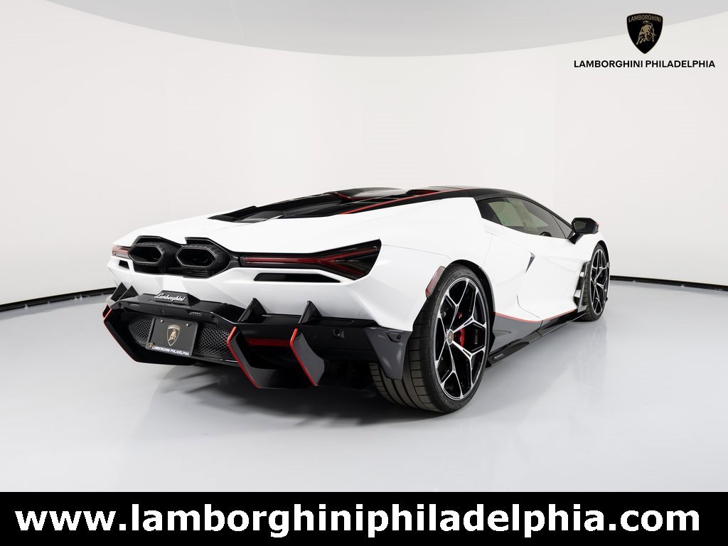 Used 2024 Lamborghini Revuelto image 5